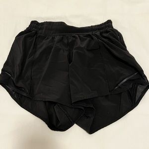 Lululemon Hotty Hot Short. 2.5 Inseam. Size 4.